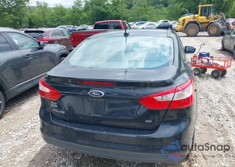 2014 Ford Focus Se z USA, uszkodzony, nr VIN 1FADP3F28EL448392